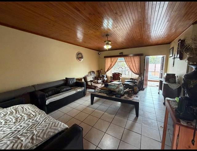 3 BEDROOM HOUSE FOR SALE IN CLAREMONT